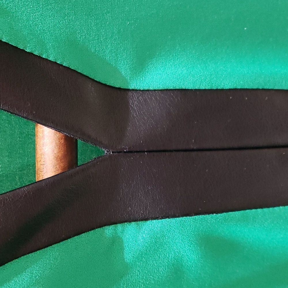 Nwot 1X Sleeveless top green with black vegan leather - Picture 4 of 13